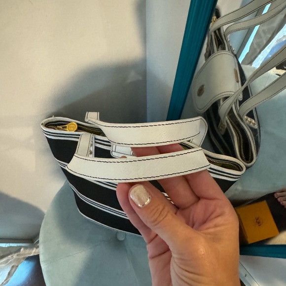 Eric Javitz Tote - Picture 4 of 8